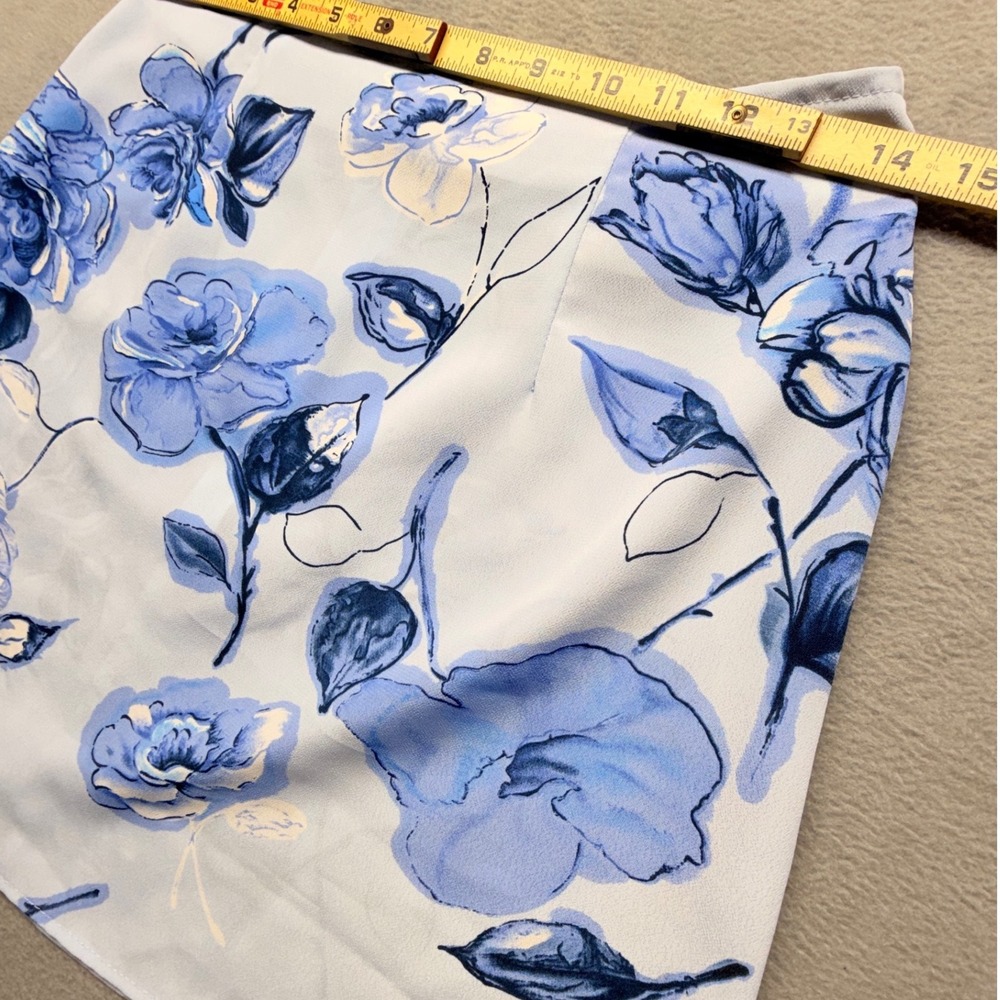 M Collection Vintage Blue Floral Rose Mini Skirt Size 9/10 A-Line High Waist - Picture 2 of 6